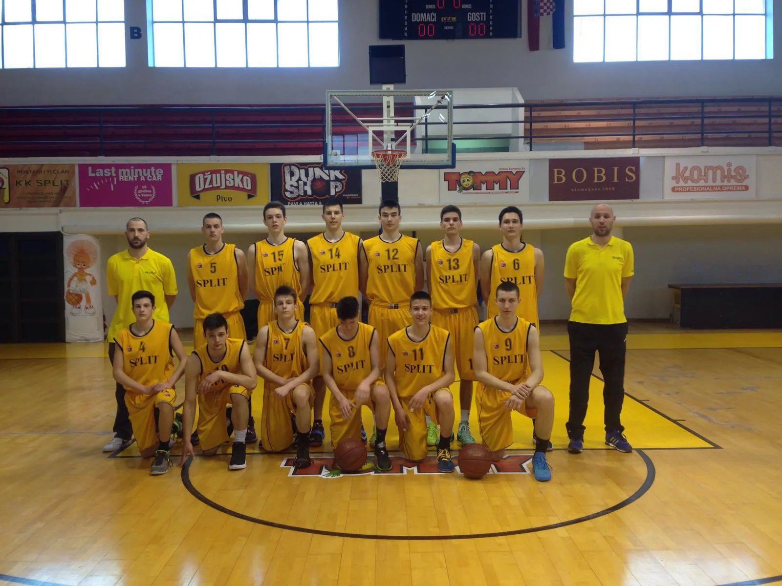 Juniori osigurali final four PH