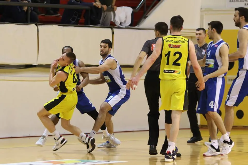 Žestoke kazne “žutima” za događaje na utakmici Split – Zadar