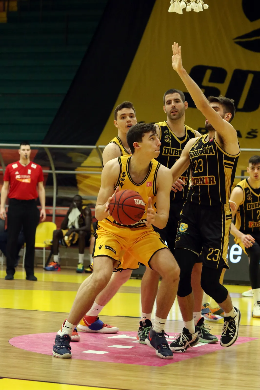 Split s lakoćom do pobjede nad Furnirom (99:65)