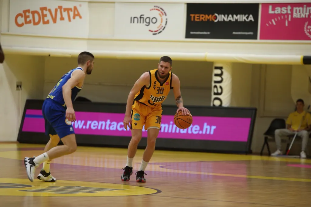 Mavra dvije sekunde prije kraja pogodio za pobjedu "Žutih"