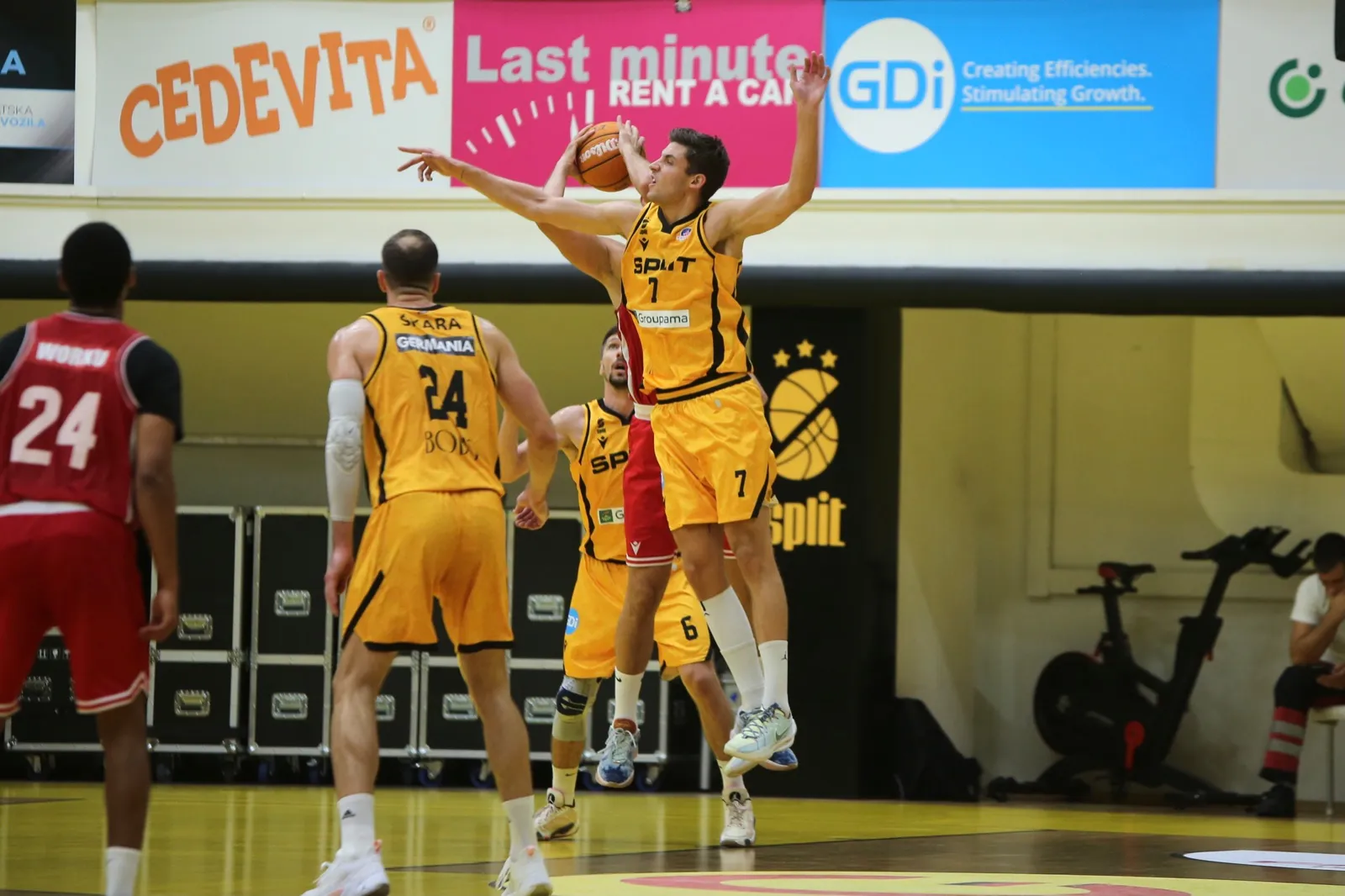 “Žuta” serija protiv Dubrovnika 24:0, od 9:9 do 33:9
