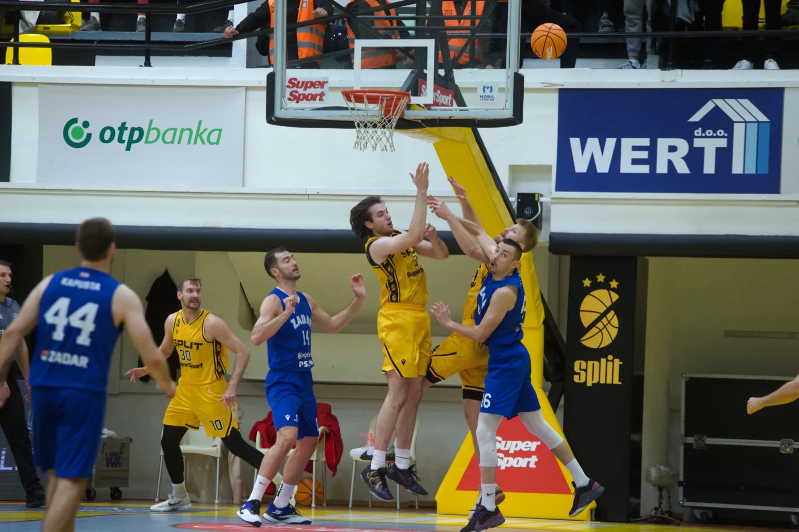Pred dvije tisuće gledatelja na Gripama pao Zadar