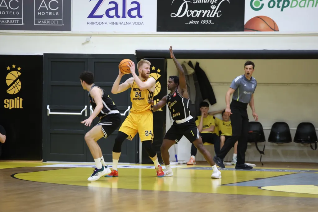 Poeni Drežnjaka pet sekundi prije kraja za pobjedu nad Dubravom